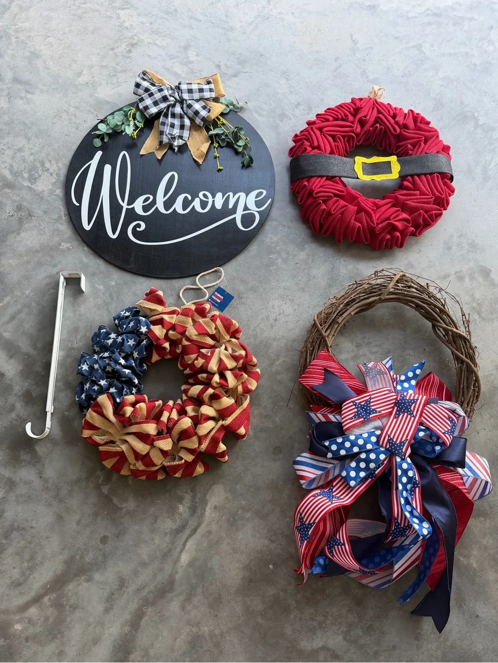 4 Door Wreaths & Hangers